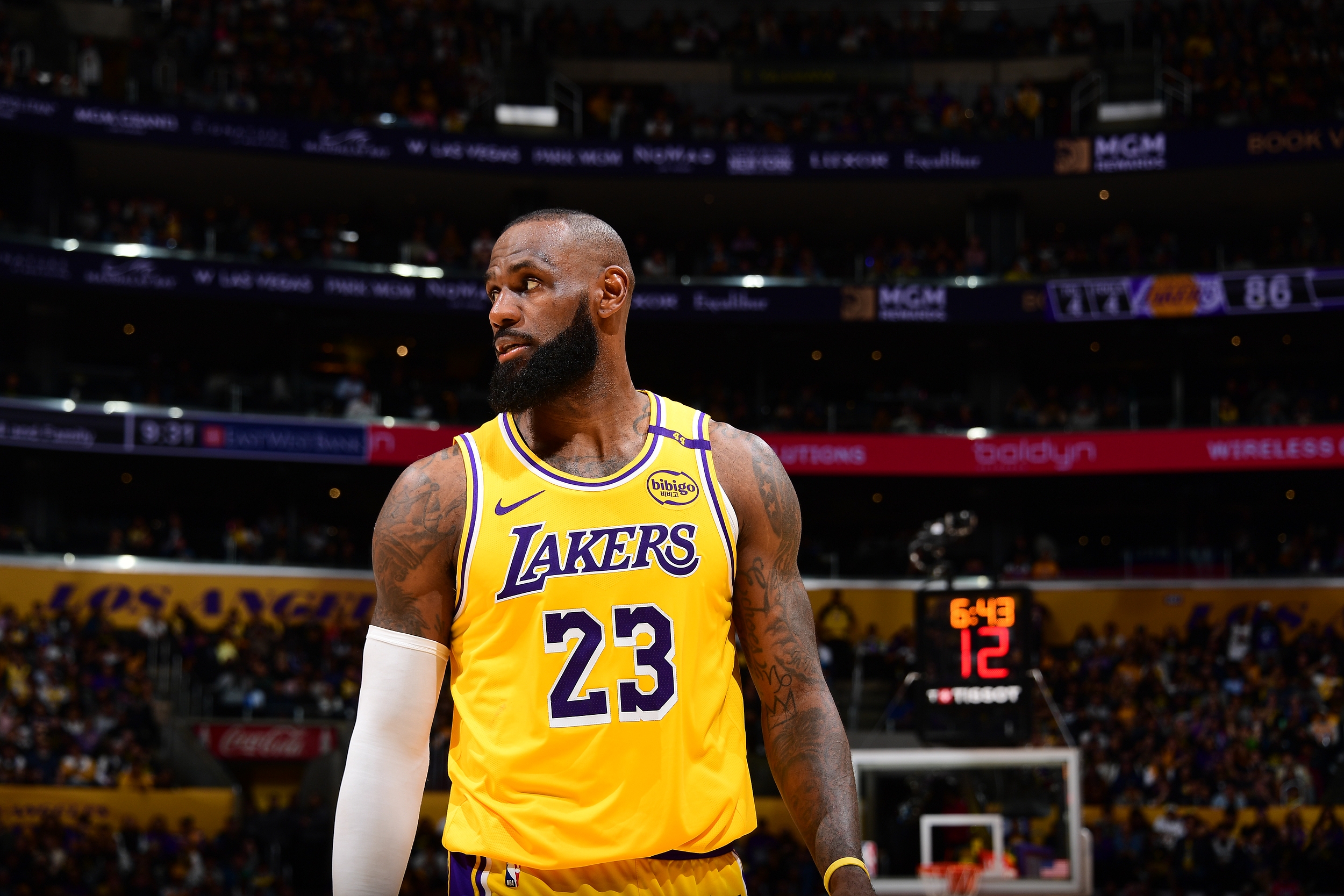 美媒：即便詹姆斯进入交易市场，目前NBA各队都没有交易兴趣