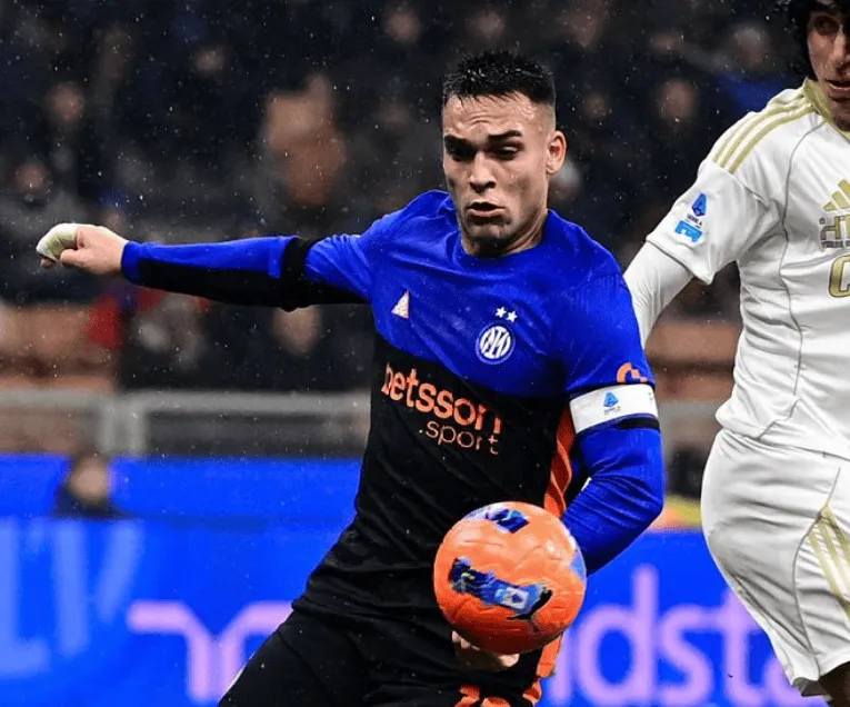 足球比分直播-劳塔罗本场打进1球,2关键传球2过人1拦截,对抗17胜8