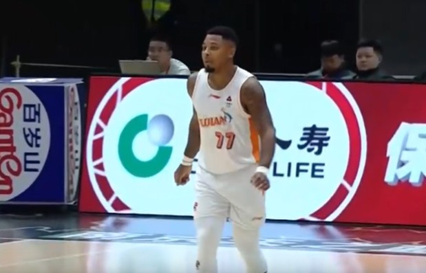 竞彩网-超级得分手!皮特森半场15分钟 9中5&罚球7中7砍下20分4板3助