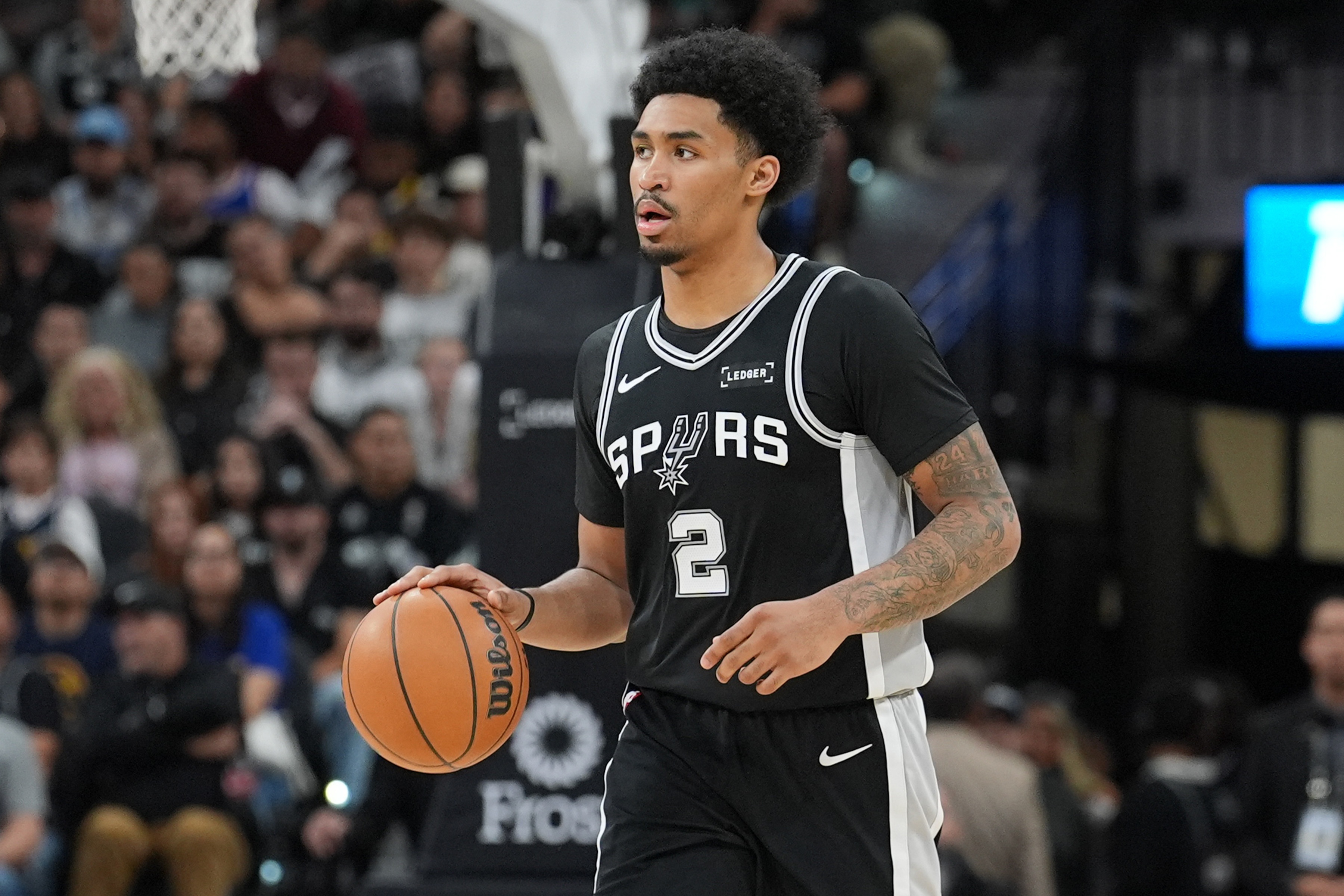 竞彩网-米奇:哈珀目前的状态为每日观察 他右腿肌肉挫伤&没有长期隐患